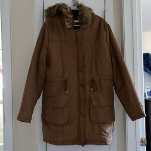 Woman’s winter jacket. Size XL. Brown